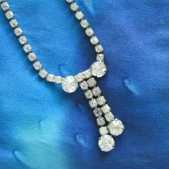 Jewelry - Crystal Rhinestone Drop Pendant Necklace